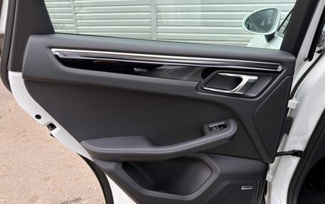 Porsche Macan I рестайлинг, 2015 год, 2 390 000 рублей, 15 фотография