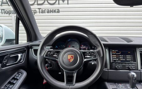 Porsche Macan I рестайлинг, 2015 год, 2 390 000 рублей, 22 фотография