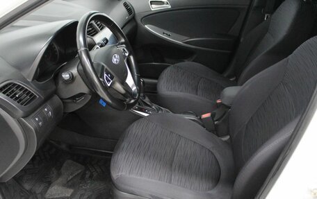 Hyundai Solaris II рестайлинг, 2015 год, 960 000 рублей, 17 фотография