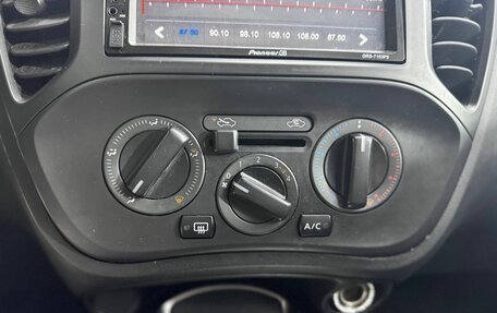 Nissan Juke II, 2014 год, 990 000 рублей, 16 фотография
