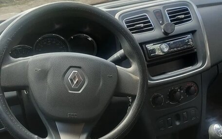 Renault Logan II, 2018 год, 720 000 рублей, 4 фотография