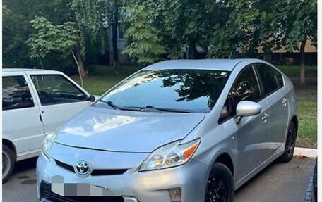 Toyota Prius, 2012 год, 1 020 000 рублей, 2 фотография