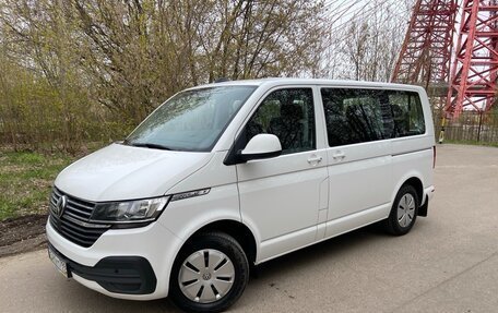 Volkswagen Caravelle T6 рестайлинг, 2021 год, 4 600 000 рублей, 4 фотография