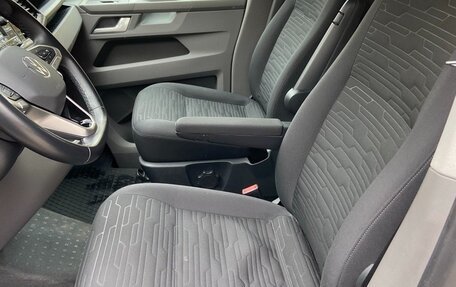Volkswagen Caravelle T6 рестайлинг, 2021 год, 4 600 000 рублей, 29 фотография
