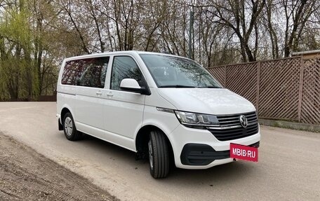 Volkswagen Caravelle T6 рестайлинг, 2021 год, 4 600 000 рублей, 20 фотография