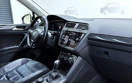 Volkswagen Tiguan II, 2019 год, 2 269 000 рублей, 8 фотография