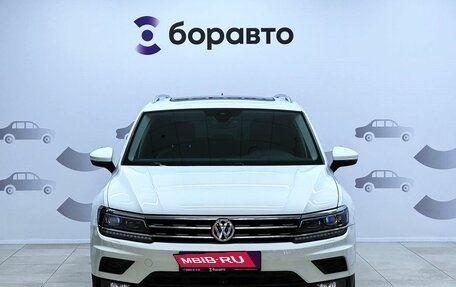 Volkswagen Tiguan II, 2019 год, 2 269 000 рублей, 2 фотография