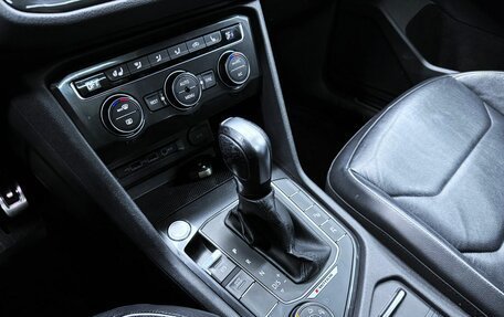Volkswagen Tiguan II, 2019 год, 2 269 000 рублей, 13 фотография
