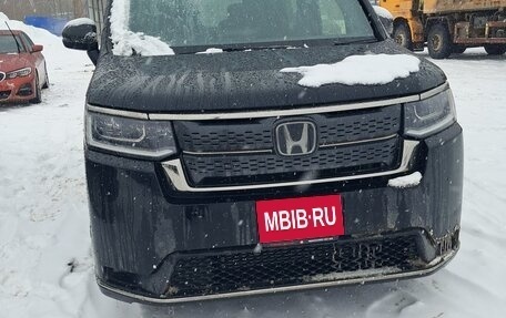 Honda Stepwgn, 2022 год, 2 850 000 рублей, 1 фотография