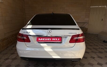 Mercedes-Benz E-Класс, 2011 год, 1 500 000 рублей, 2 фотография
