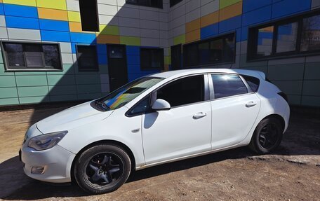 Opel Astra J, 2011 год, 630 000 рублей, 7 фотография