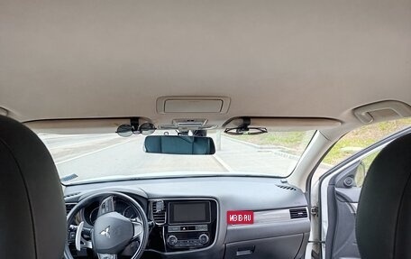 Mitsubishi Outlander III рестайлинг 3, 2019 год, 2 100 000 рублей, 16 фотография