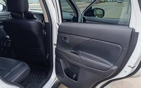 Mitsubishi Outlander III рестайлинг 3, 2019 год, 2 100 000 рублей, 21 фотография