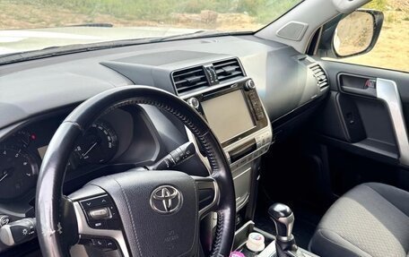 Toyota Land Cruiser Prado 150 рестайлинг 2, 2019 год, 5 000 000 рублей, 6 фотография