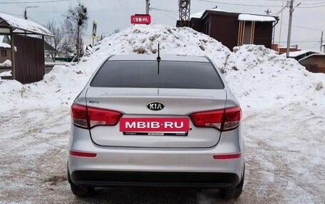 KIA Rio III рестайлинг, 2016 год, 900 000 рублей, 15 фотография
