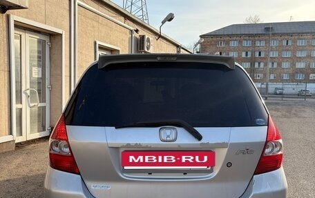 Honda Fit III, 2002 год, 300 000 рублей, 4 фотография