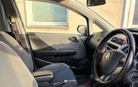 Honda Fit III, 2002 год, 300 000 рублей, 6 фотография