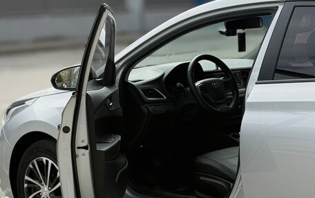 Hyundai Solaris II рестайлинг, 2017 год, 1 300 000 рублей, 14 фотография