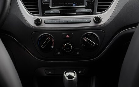 Hyundai Solaris II рестайлинг, 2017 год, 1 300 000 рублей, 16 фотография
