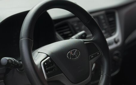 Hyundai Solaris II рестайлинг, 2017 год, 1 300 000 рублей, 15 фотография