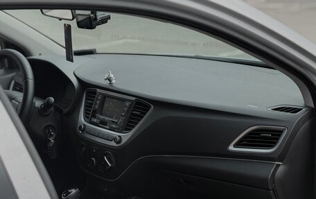 Hyundai Solaris II рестайлинг, 2017 год, 1 300 000 рублей, 20 фотография