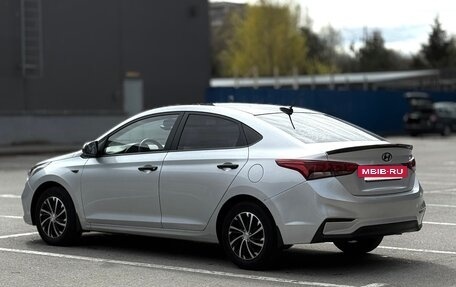 Hyundai Solaris II рестайлинг, 2017 год, 1 300 000 рублей, 11 фотография