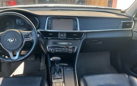 KIA K5 II, 2016 год, 1 800 000 рублей, 5 фотография