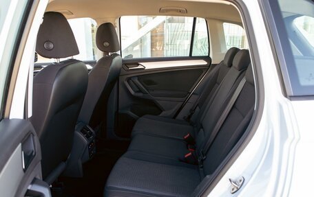 Volkswagen Tiguan II, 2020 год, 2 425 000 рублей, 18 фотография