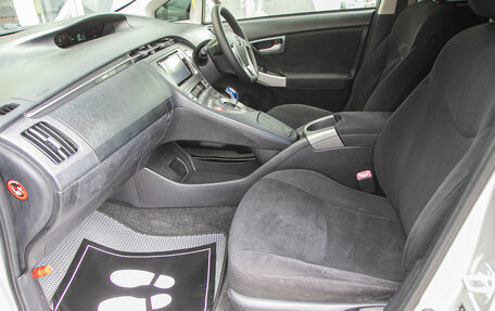 Toyota Prius, 2012 год, 1 098 000 рублей, 15 фотография