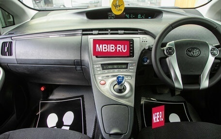 Toyota Prius, 2012 год, 1 098 000 рублей, 16 фотография
