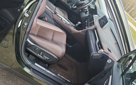 Lexus RX IV рестайлинг, 2021 год, 6 075 000 рублей, 5 фотография