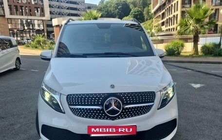 Mercedes-Benz V-Класс, 2020 год, 5 200 000 рублей, 2 фотография