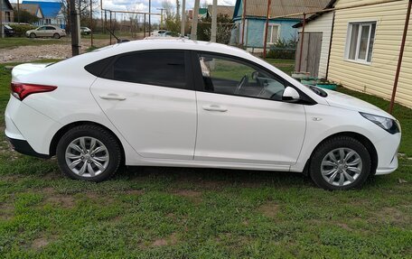 Hyundai Solaris II рестайлинг, 2022 год, 1 550 000 рублей, 6 фотография