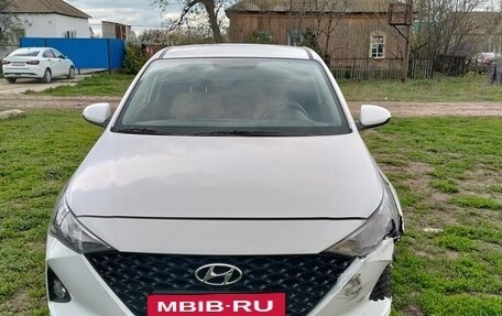 Hyundai Solaris II рестайлинг, 2022 год, 1 550 000 рублей, 3 фотография