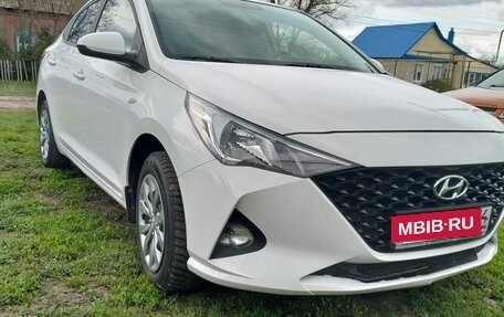 Hyundai Solaris II рестайлинг, 2022 год, 1 550 000 рублей, 7 фотография