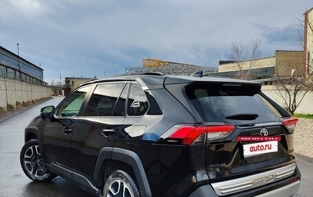 Toyota RAV4, 2019 год, 3 150 000 рублей, 8 фотография