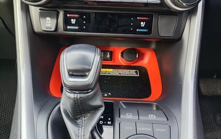 Toyota RAV4, 2019 год, 3 150 000 рублей, 14 фотография