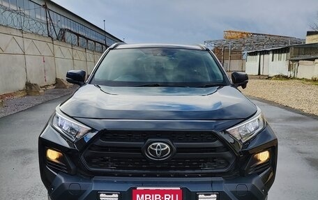 Toyota RAV4, 2019 год, 3 150 000 рублей, 10 фотография