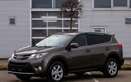 Toyota RAV4, 2015 год, 1 565 000 рублей, 1 фотография