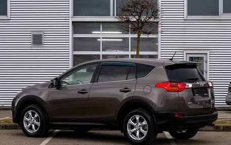 Toyota RAV4, 2015 год, 1 565 000 рублей, 4 фотография