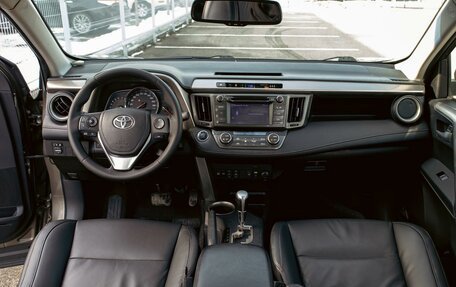 Toyota RAV4, 2015 год, 1 565 000 рублей, 16 фотография