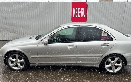 Mercedes-Benz C-Класс, 2004 год, 610 000 рублей, 3 фотография