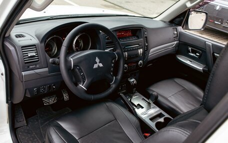 Mitsubishi Pajero IV, 2013 год, 1 855 000 рублей, 13 фотография