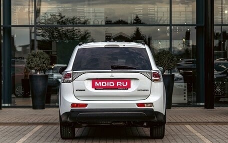 Mitsubishi Outlander III рестайлинг 3, 2014 год, 1 295 000 рублей, 5 фотография
