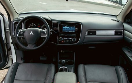 Mitsubishi Outlander III рестайлинг 3, 2014 год, 1 295 000 рублей, 15 фотография