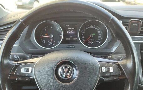 Volkswagen Tiguan II, 2018 год, 2 540 000 рублей, 11 фотография