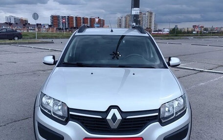 Renault Sandero II рестайлинг, 2017 год, 1 200 000 рублей, 2 фотография