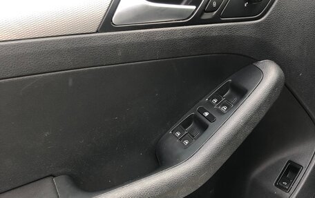 Volkswagen Jetta VI, 2015 год, 1 450 000 рублей, 4 фотография