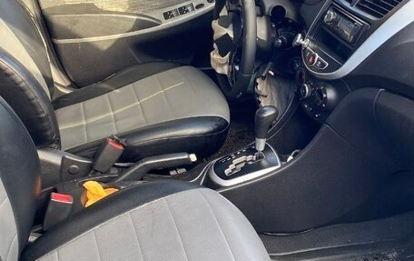 Hyundai Solaris II рестайлинг, 2013 год, 310 000 рублей, 3 фотография