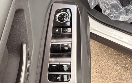 Toyota RAV4, 2026 год, 4 300 000 рублей, 28 фотография